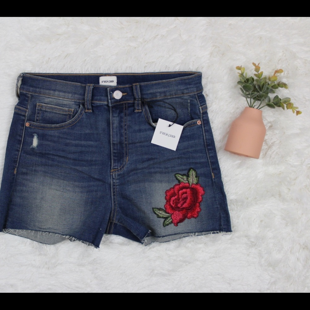 Sneak Peek jean rose shorts